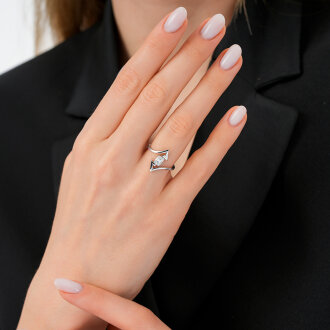 0.13 Karat Pırlanta Baget Yüzük - 3