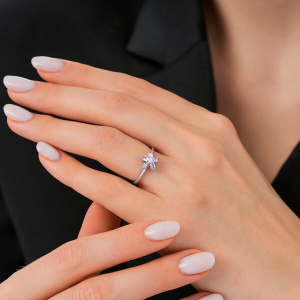 0.56 Karat Pırlanta Pembe Safir Çiçek Yüzük T9549 | Lizay Pırlanta