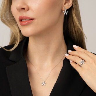 0.23 Karat Pırlanta Baget Çiçek Kolye - 3