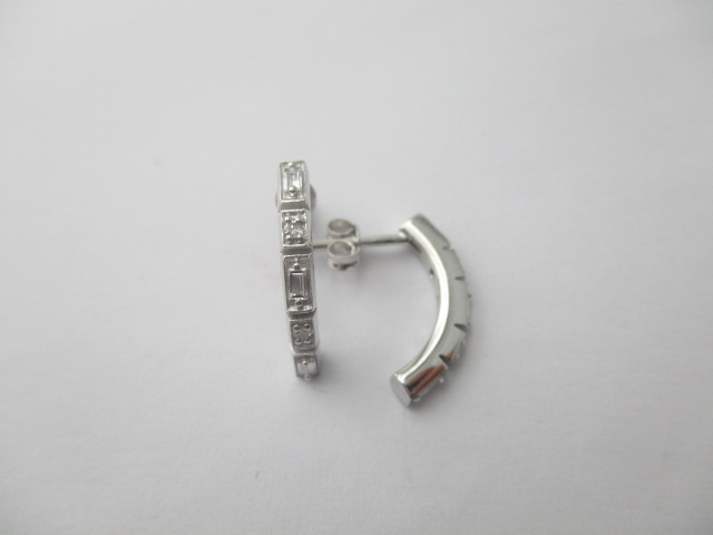 0.25 Karat PIRLANTA KÜPE Fantezi KÜPE 14 AYAR