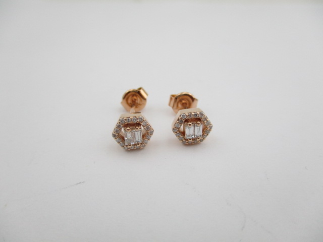 0.27 Karat PIRLANTA KÜPE Fantezi KÜPE 14 AYAR