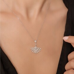 0.57 Karat Pırlanta Baget Kolye - 3