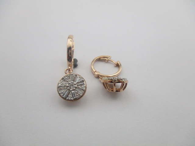 0.64 Karat PIRLANTA KÜPE Fantezi KÜPE 14 AYAR