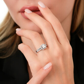 0.74 Karat Pırlanta Baget Yüzük - 3