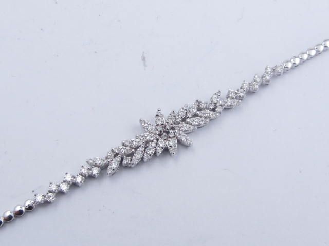 0.88 Karat PIRLANTA BİLEKLİK Fantezi BİLEKLİK 14 AYAR