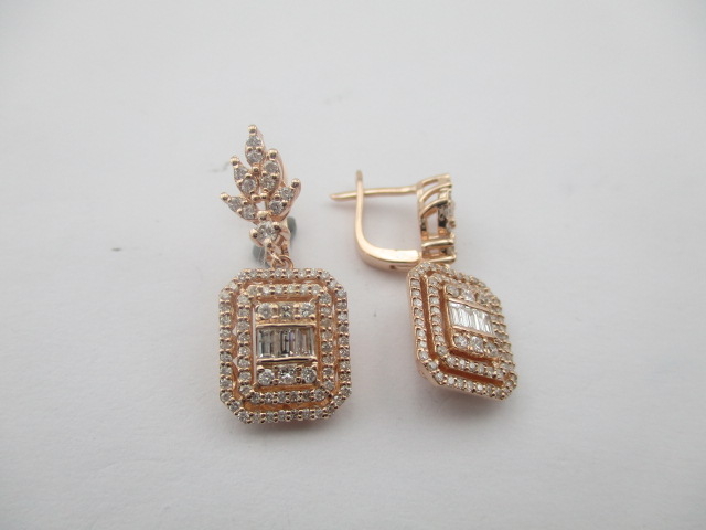 0.95 Karat PIRLANTA KÜPE Fantezi KÜPE 14 AYAR