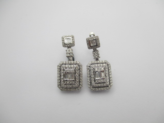 0.95 Karat PIRLANTA KÜPE Fantezi KÜPE 14 AYAR