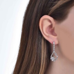 1.33 Karat Pırlanta Baget Çiçek Küpe - 3