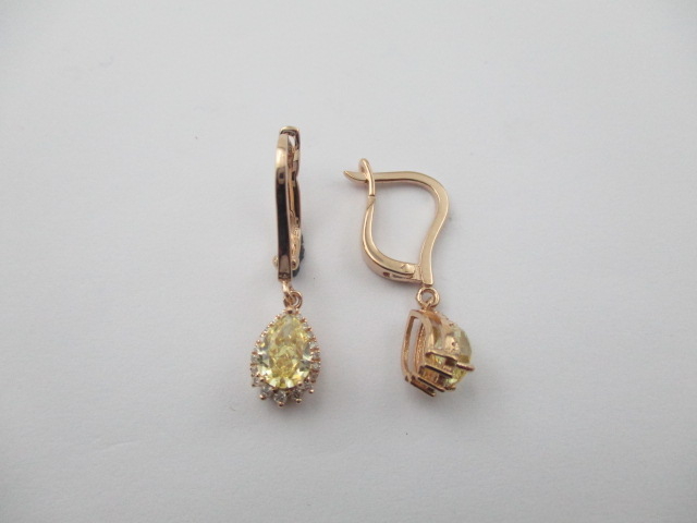 3.14 Karat PIRLANTA KÜPE Yarı Değerli Fantazi KÜPE 14 AYAR