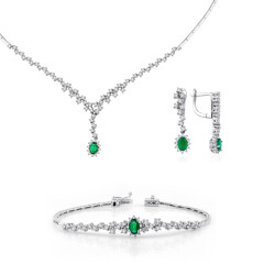 4.5 Carat Diamond Emerald Set 