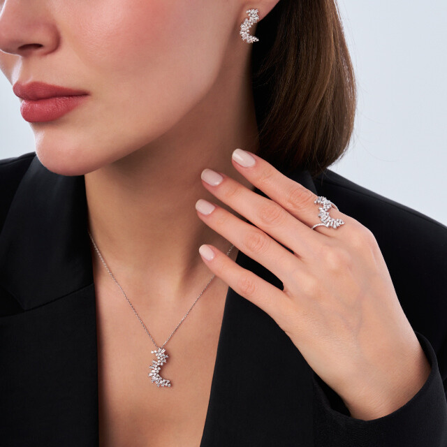 Lizay Pırlanta ile 8 Mart Dünya Kadınlar Günü'nde Kendinizi Değerli Hissedin