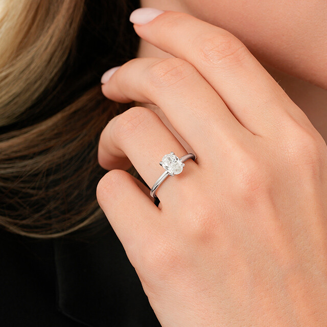 Oval Tektaş Nedir? Zarif ve Modern Bir Seçimin Detayları