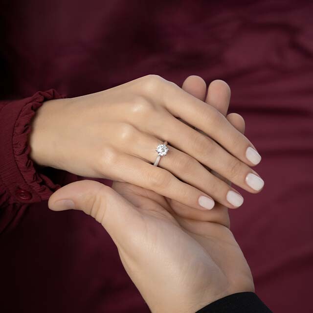 İlk Sevgililer Günü Hediyesi Nasıl Olmalı?