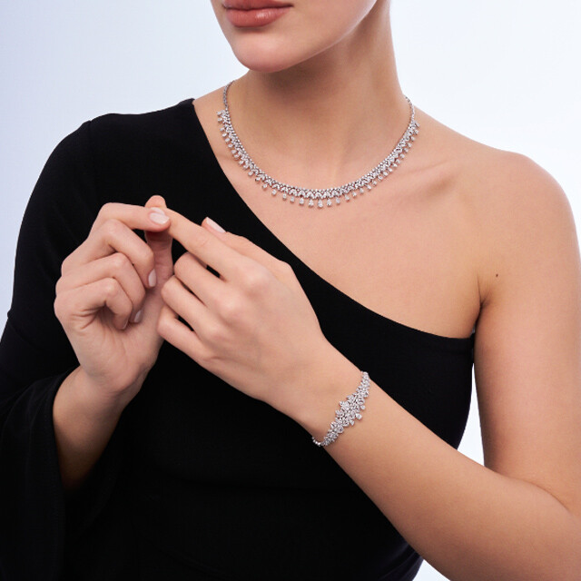 Mezuniyet Hediyesi Pırlanta Kolye Seçimleri