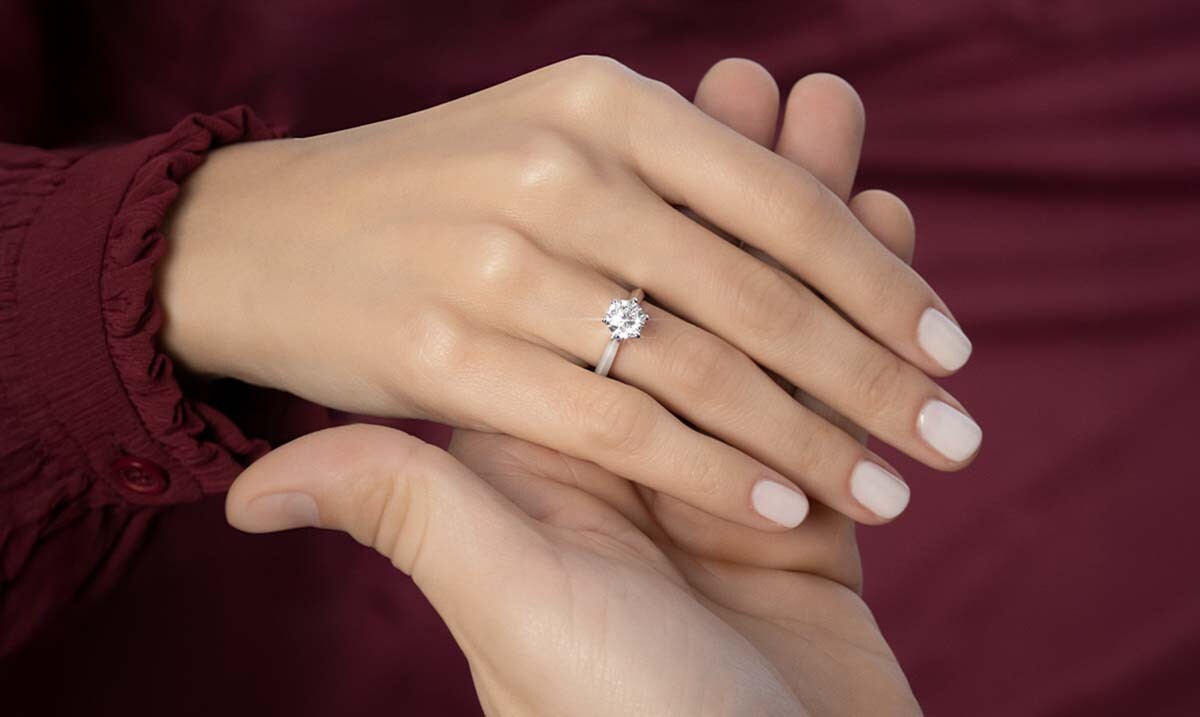 İlk Sevgililer Günü Hediyesi Nasıl Olmalı?