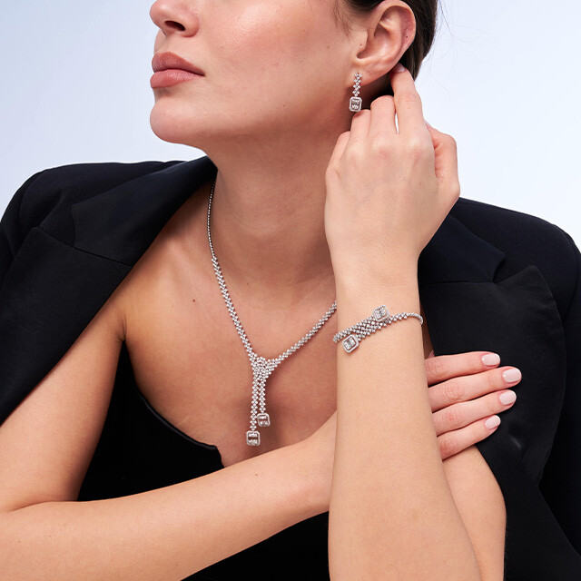 Zarif ve Göz Alıcı Pırlanta Setler: Tektaş ve Baget Seçenekleri