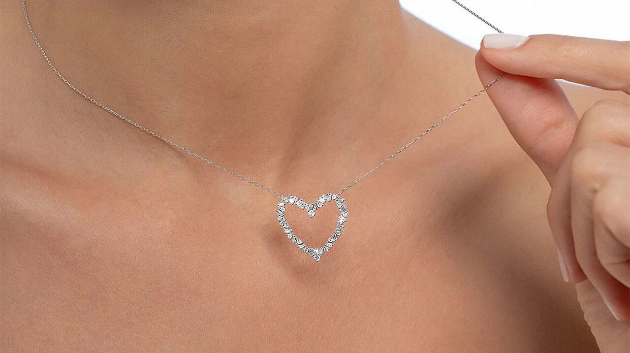 Sevgiliye Alınabilecek En Şık Hediye Takılar